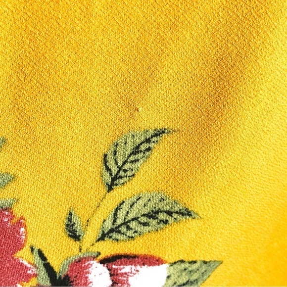 𝅺Suzy Shier Floral Top - Picture 6 of 7